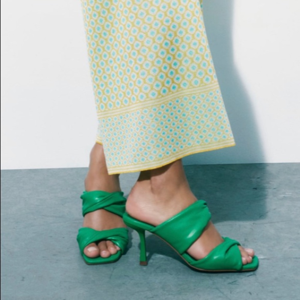 Zara ruched sandal green sz 10